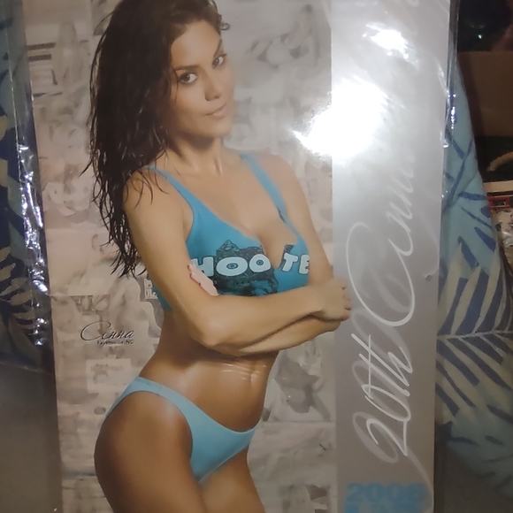 Hooter's Calendar new collectable vtg - Picture 4 of 12